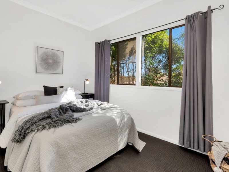 66 Gordon Avenue, Newtown QLD 4350