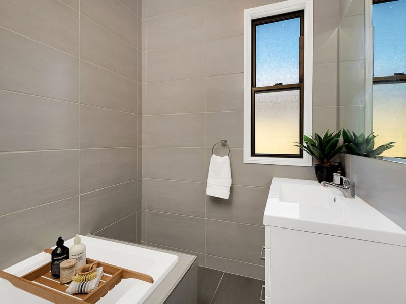 66 Gordon Avenue, Newtown QLD 4350