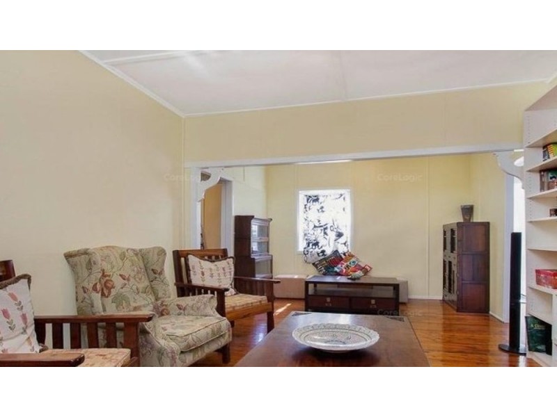 43 Raeburn St, Manly QLD 4179