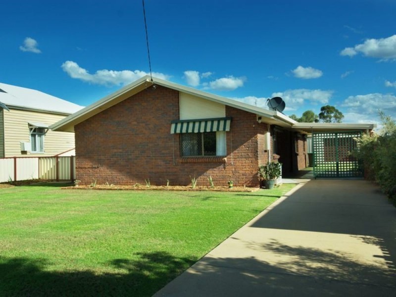 7 McDonald Street, Oakey QLD 4401