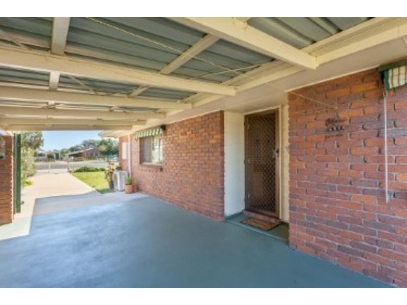 7 McDonald Street, Oakey QLD 4401