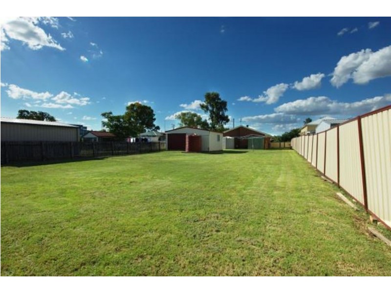 7 McDonald Street, Oakey QLD 4401