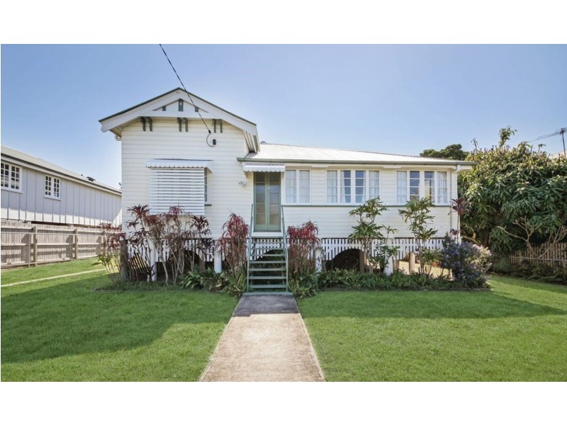 10 Sixth Avenue, Kedron QLD 4031