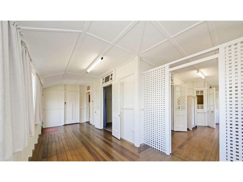 10 Sixth Avenue, Kedron QLD 4031