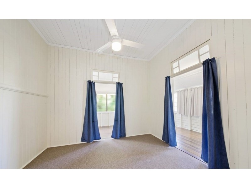 10 Sixth Avenue, Kedron QLD 4031