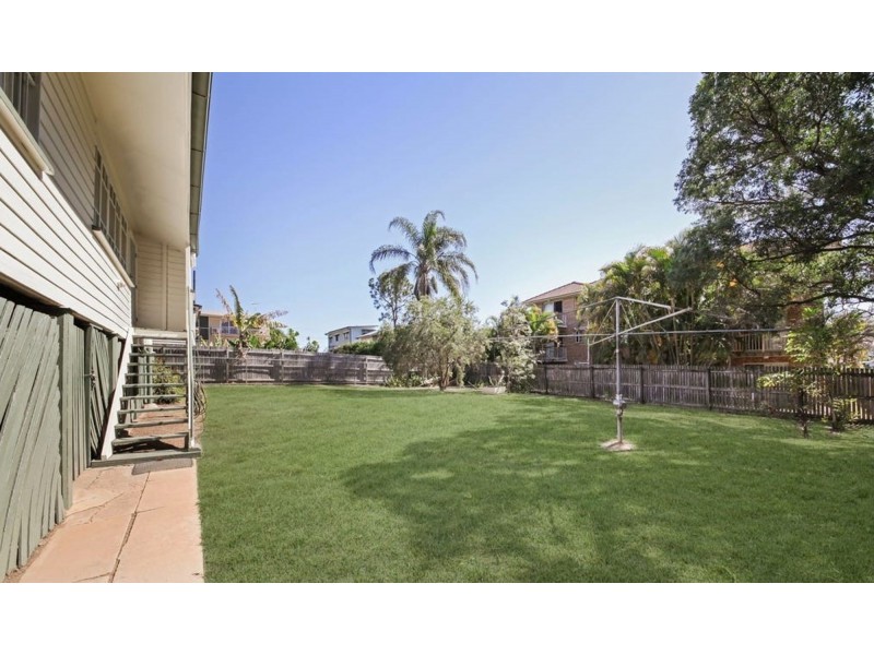 10 Sixth Avenue, Kedron QLD 4031