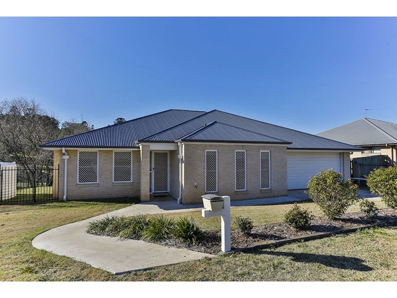 11 Willowburn Drive, Rockville QLD 4350