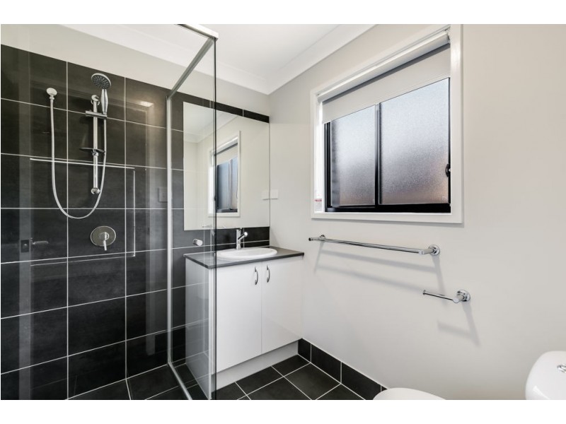 19B Alistair Street, Glenvale QLD 4350