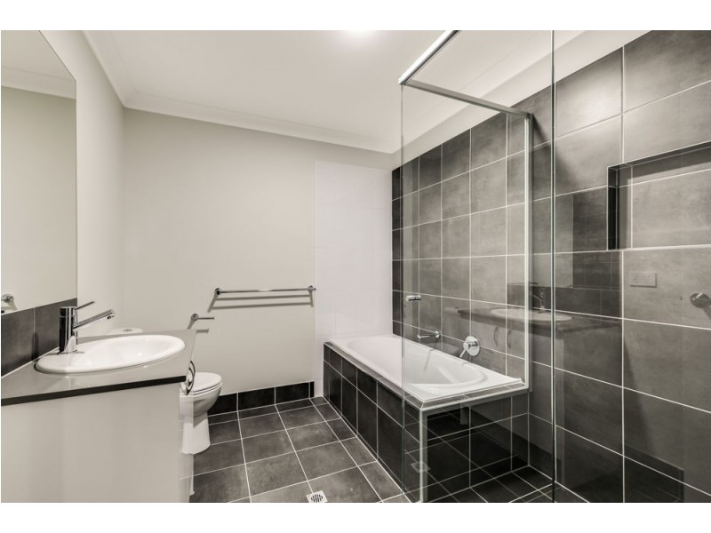 19A Alistair Street, Glenvale QLD 4350