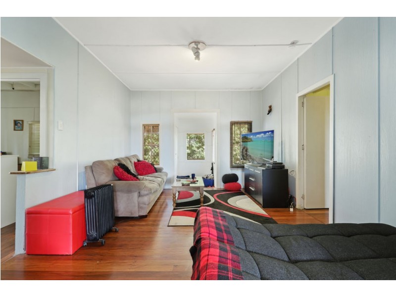 33 Claremont Street, Birkdale QLD 4159