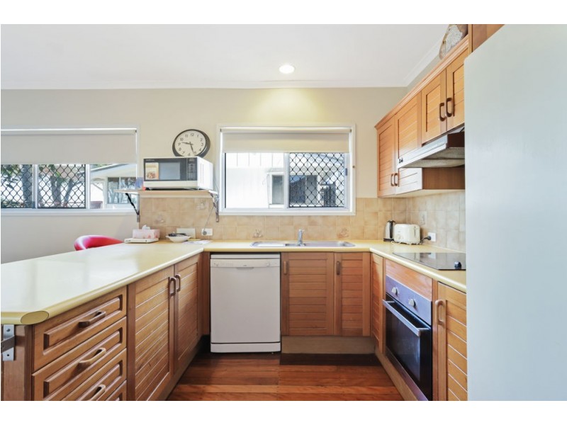 33 Claremont Street, Birkdale QLD 4159