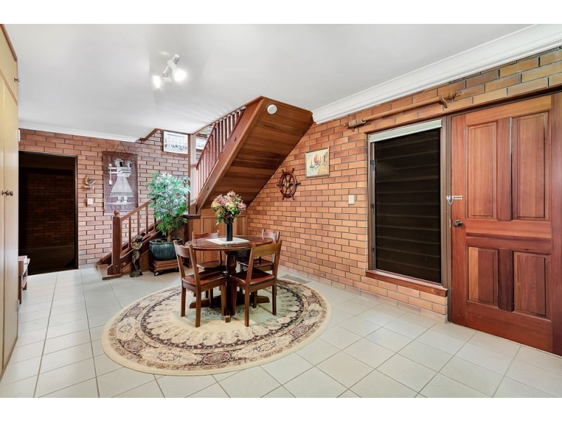 5 Scenic Crescent, Blue Mountain Heights QLD 4350