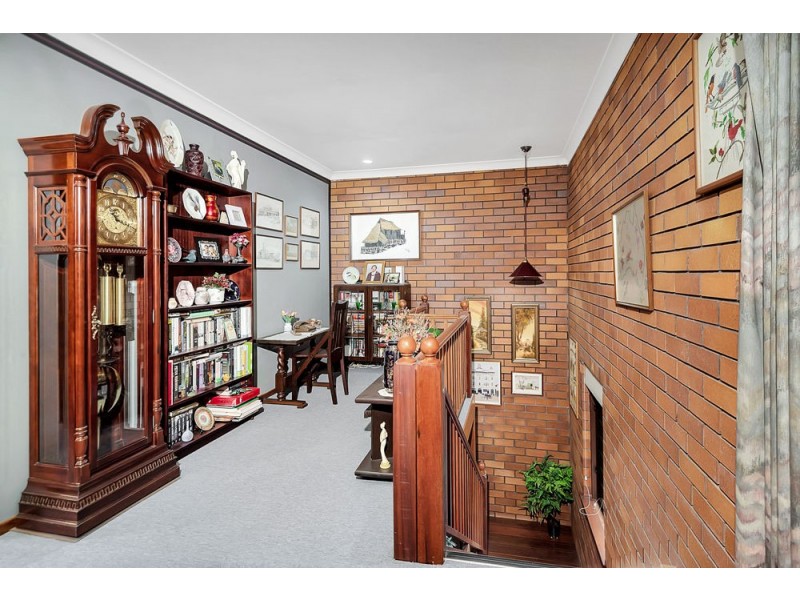 5 Scenic Crescent, Blue Mountain Heights QLD 4350