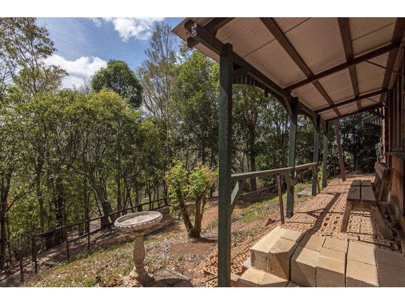 5 Scenic Crescent, Blue Mountain Heights QLD 4350