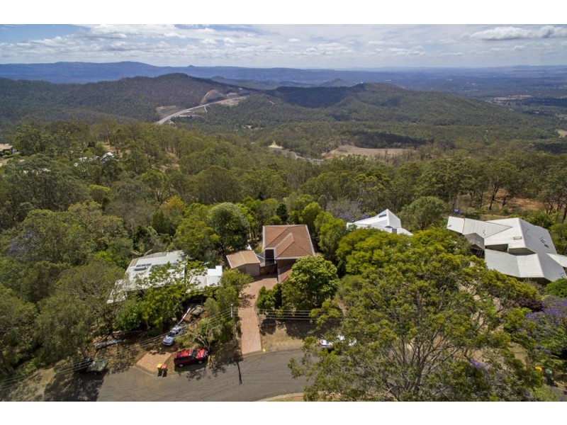 5 Scenic Crescent, Blue Mountain Heights QLD 4350