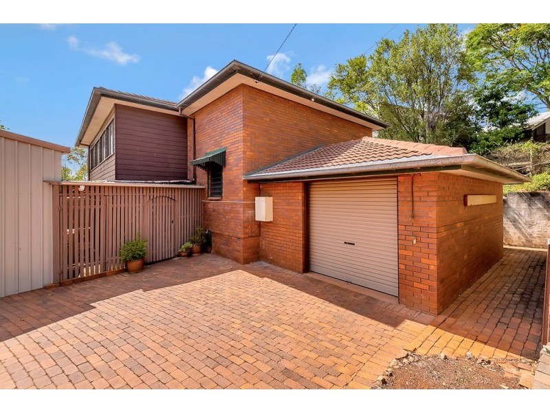 5 Scenic Crescent, Blue Mountain Heights QLD 4350