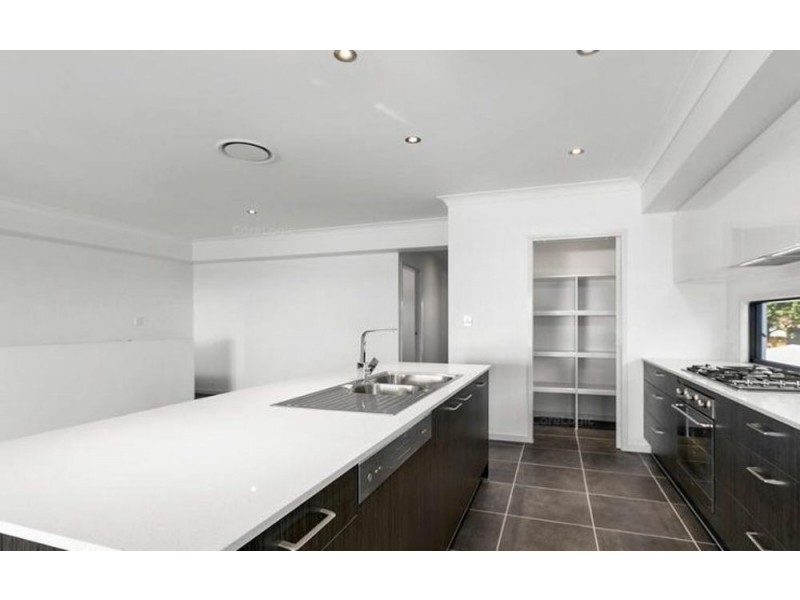 98 Manly Road, Manly West QLD 4179