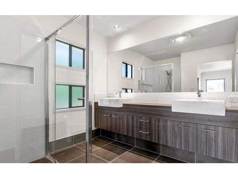 98 Manly Road, Manly West QLD 4179