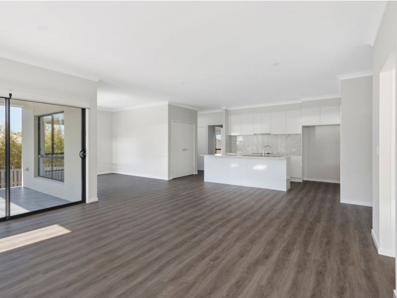 1/9 Frogmouth Street, Upper Coomera QLD 4209