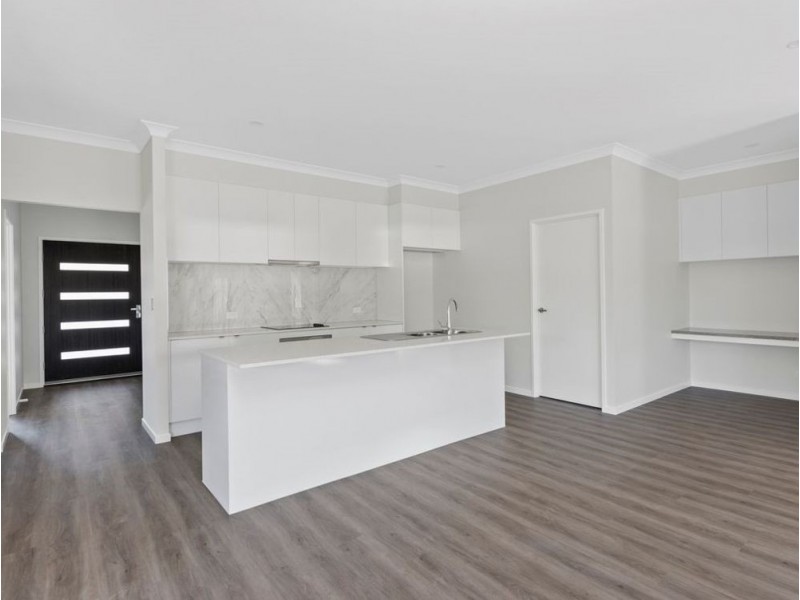 1/9 Frogmouth Street, Upper Coomera QLD 4209