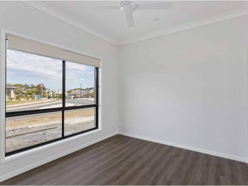 1/9 Frogmouth Street, Upper Coomera QLD 4209