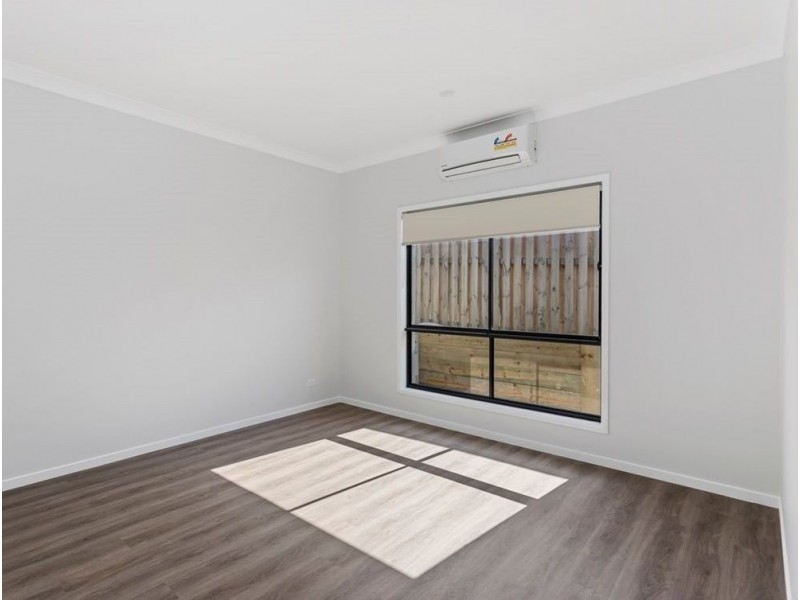 1/9 Frogmouth Street, Upper Coomera QLD 4209