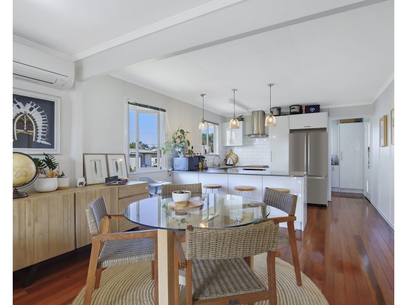 6 Selcroft Street, Manly West QLD 4179