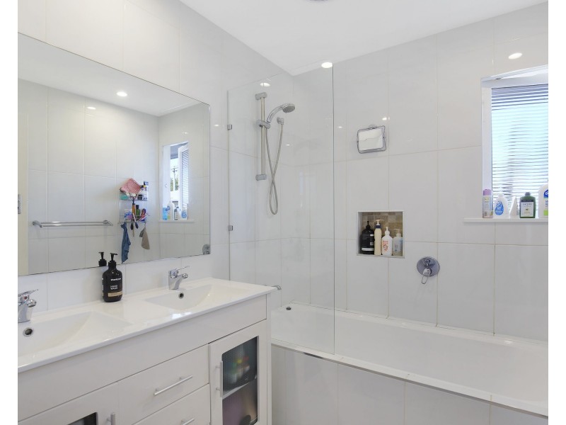 6 Selcroft Street, Manly West QLD 4179