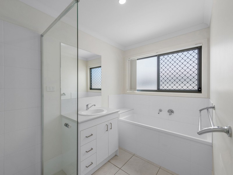 30 Bayford Street, Birkdale QLD 4159