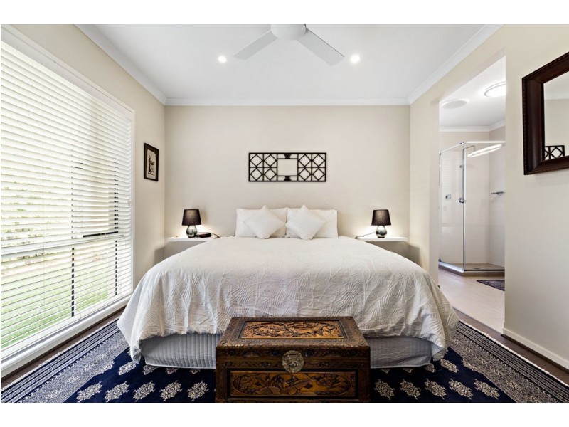 49 Foxwood Circuit, Wakerley QLD 4154