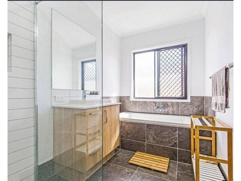 32 BOURKE CRESCENT, Nudgee QLD 4014