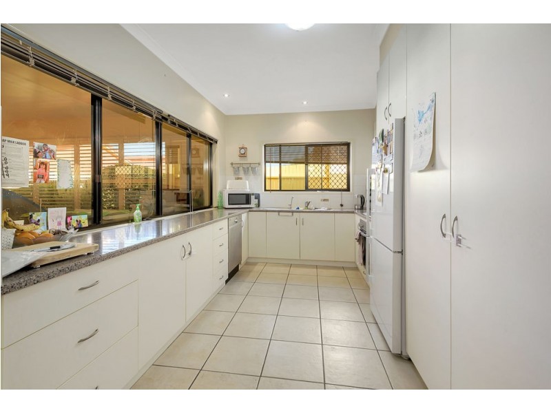 2/224 Herries Street, Newtown QLD 4350