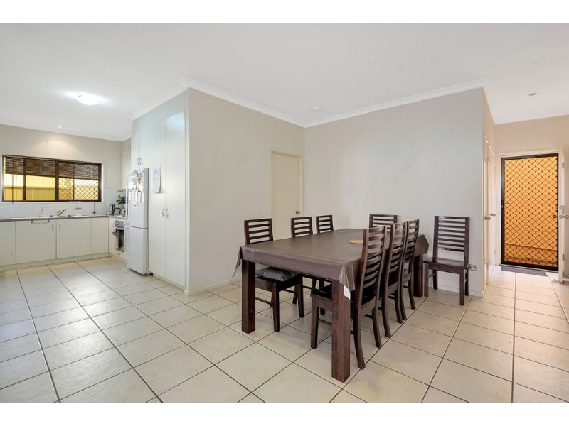 2/224 Herries Street, Newtown QLD 4350