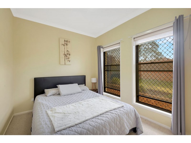 2/224 Herries Street, Newtown QLD 4350