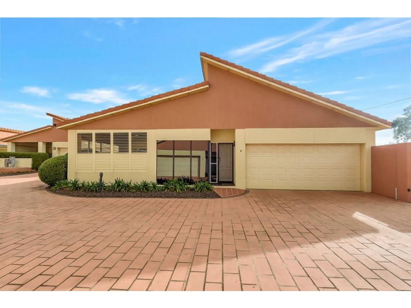 2/224 Herries Street, Newtown QLD 4350