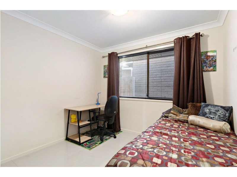 27 Diane Parade, Kallangur QLD 4503