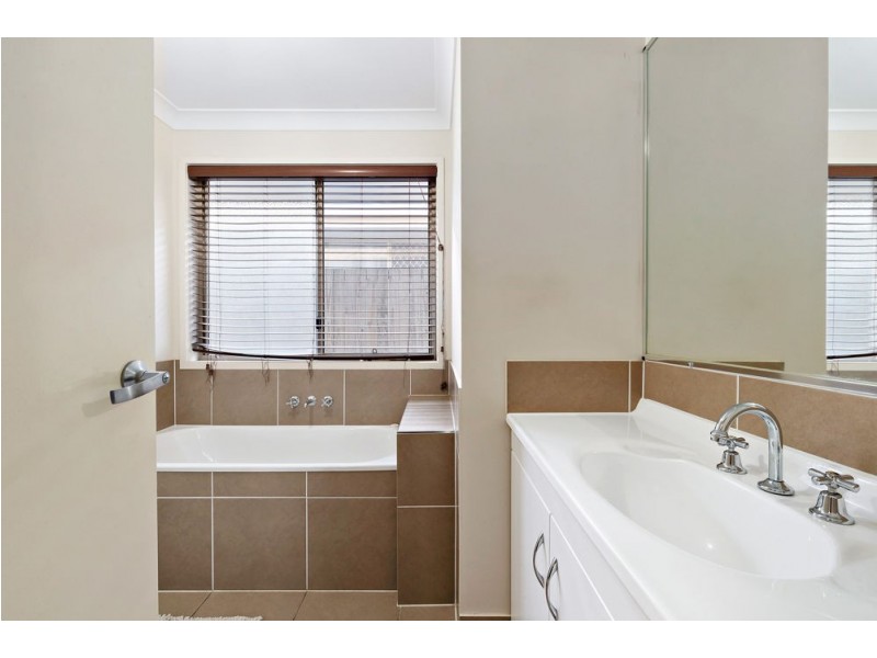 27 Diane Parade, Kallangur QLD 4503