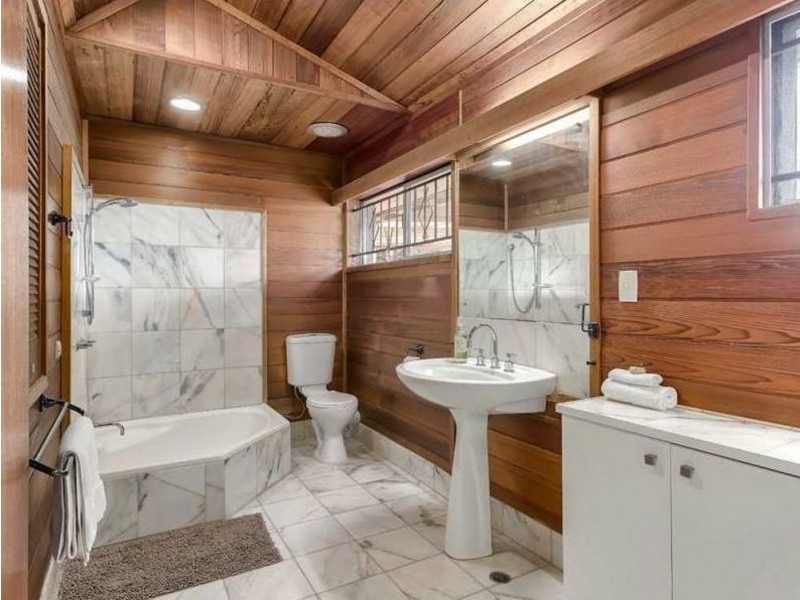 169 Trouts Road, Stafford Heights QLD 4053