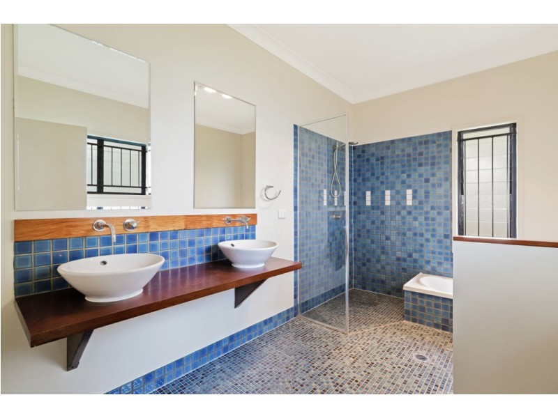 151 Stradbroke Avenue, Wynnum QLD 4178