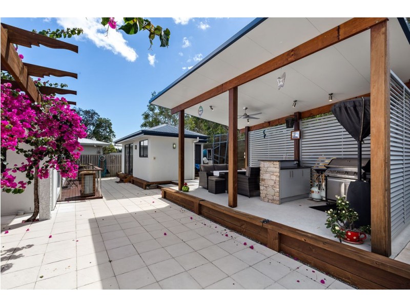 11 Red Gum Crescent, Wakerley QLD 4154