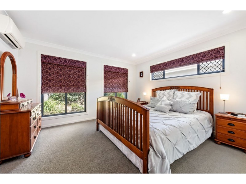 11 Red Gum Crescent, Wakerley QLD 4154