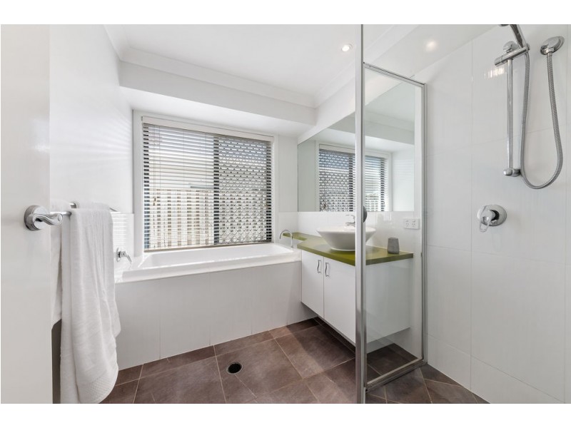 11 Red Gum Crescent, Wakerley QLD 4154