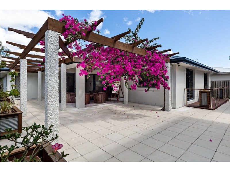 11 Red Gum Crescent, Wakerley QLD 4154