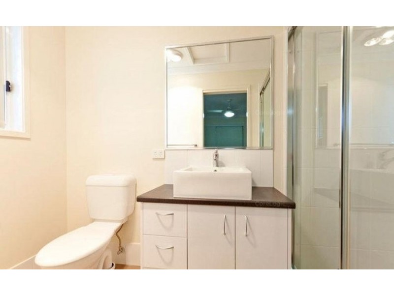 2/71 Joffre Street, Wynnum QLD 4178