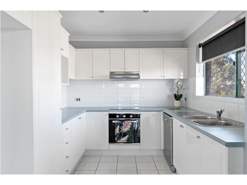 2/23 Rainey Street, Chermside QLD 4032