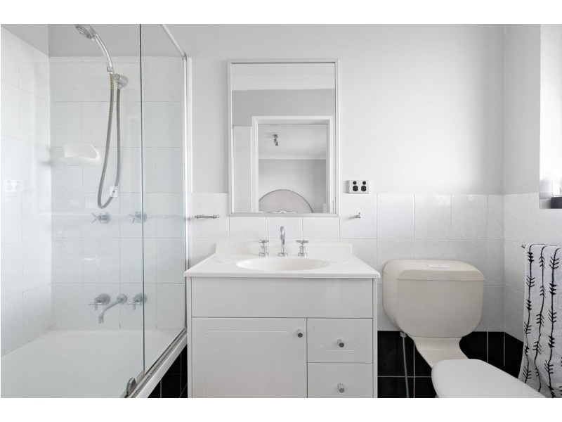 2/23 Rainey Street, Chermside QLD 4032