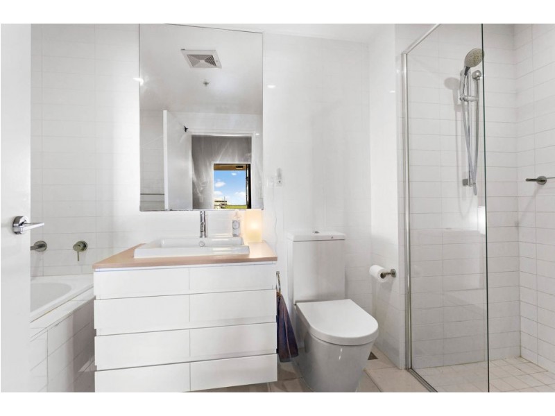 4001/37c Harbour Road, Hamilton QLD 4007