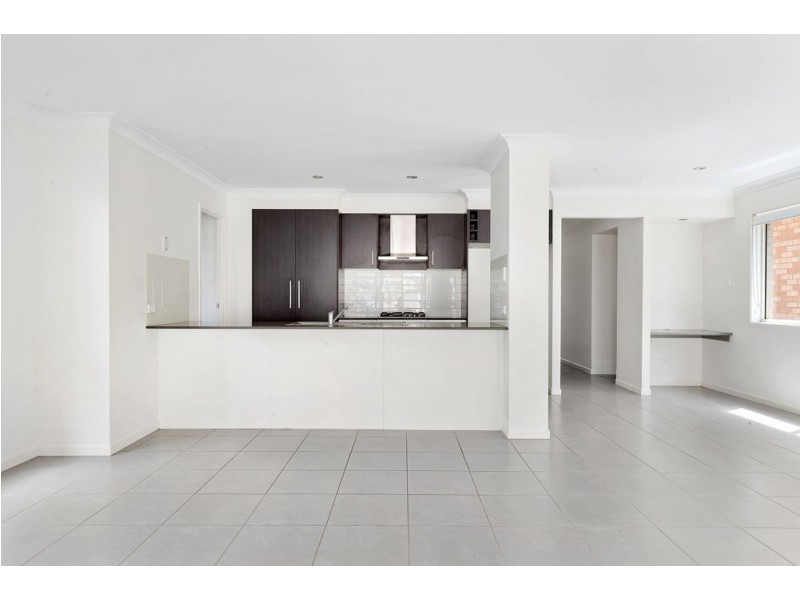 8 Crest Street, Narangba QLD 4504