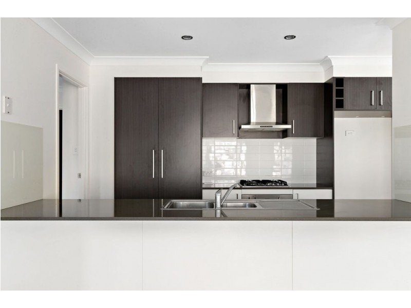 8 Crest Street, Narangba QLD 4504