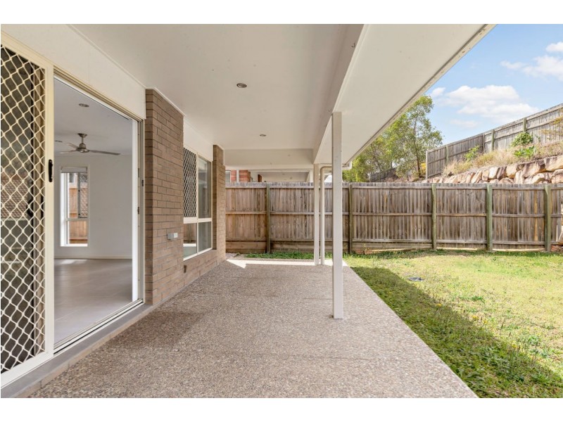 8 Crest Street, Narangba QLD 4504